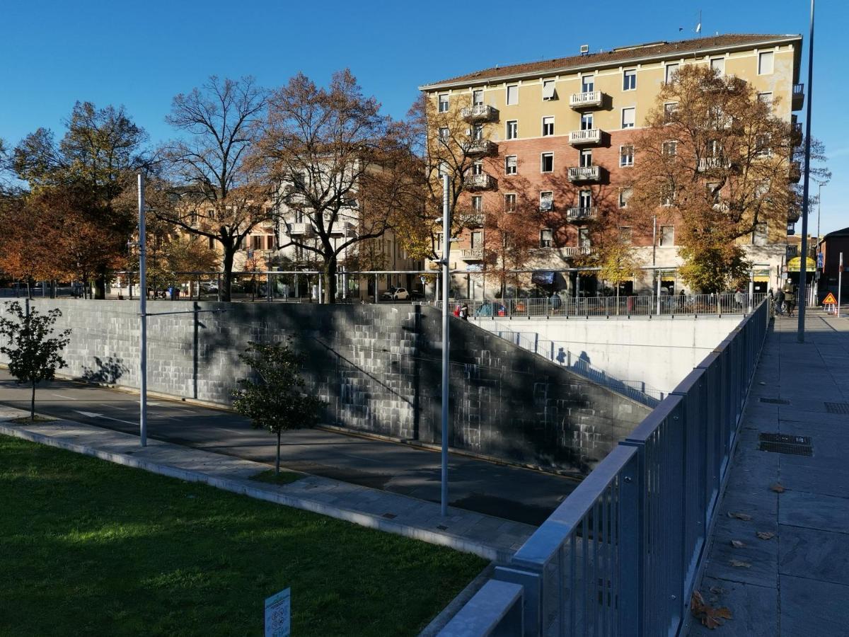 Parma Express Traveller'S Lodging Front Station Fs Parking Zewnętrze zdjęcie